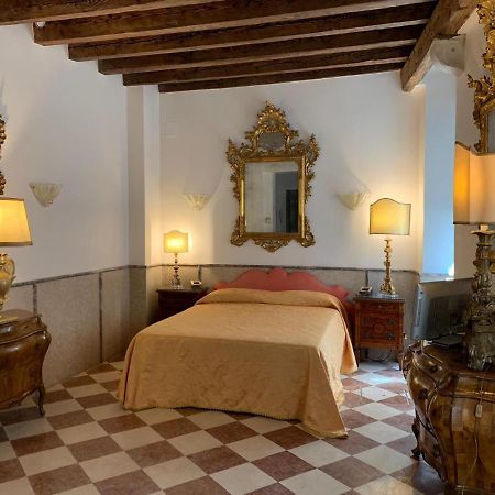 Luxury Apartment In San Marco With Canal View Venedig Exterior foto