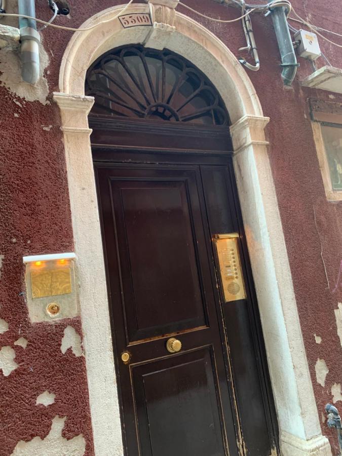 Luxury Apartment In San Marco With Canal View Venedig Exterior foto